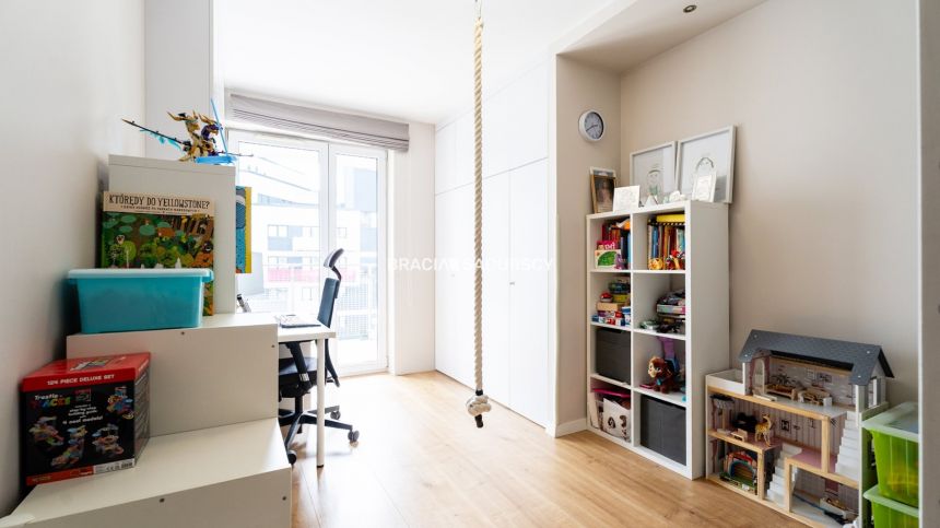 3 pokoje, dwa balkony, po remoncie miniaturka 27