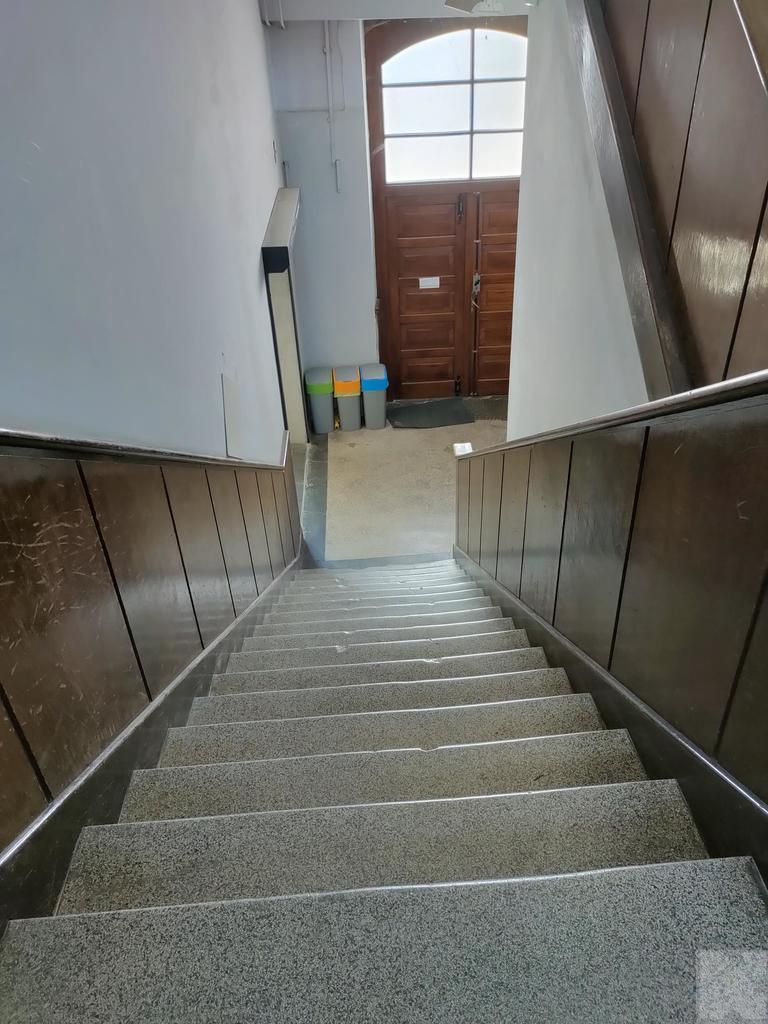 Lokal Komercyjny Zakopiańska 57 m2 media w cenie miniaturka 2